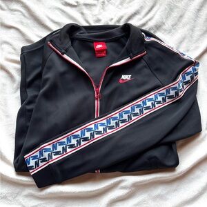 Nike Retro Zip-up Sweatshirt (Size small - Cool & Casual)